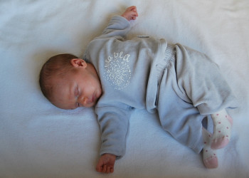 6 Month Old Sleep Regression: Signs and How to Deal With It