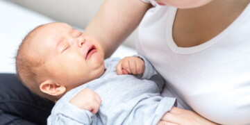 How to Treat Colic in Newborn Breastfed Babies 7 How to Treat Colic in Newborn Breastfed Babies