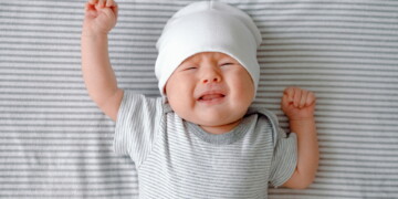 Signs of Colic in Newborn Babies and How to Deal With It 5 Signs of Colic in Newborn Babies