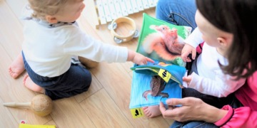 Reading Bedtime Stories To Your 2-Year-Old Baby