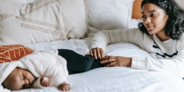 Best Sleeping Positions For Colic Baby! 2 Best Sleeping Positions For Colic Baby!