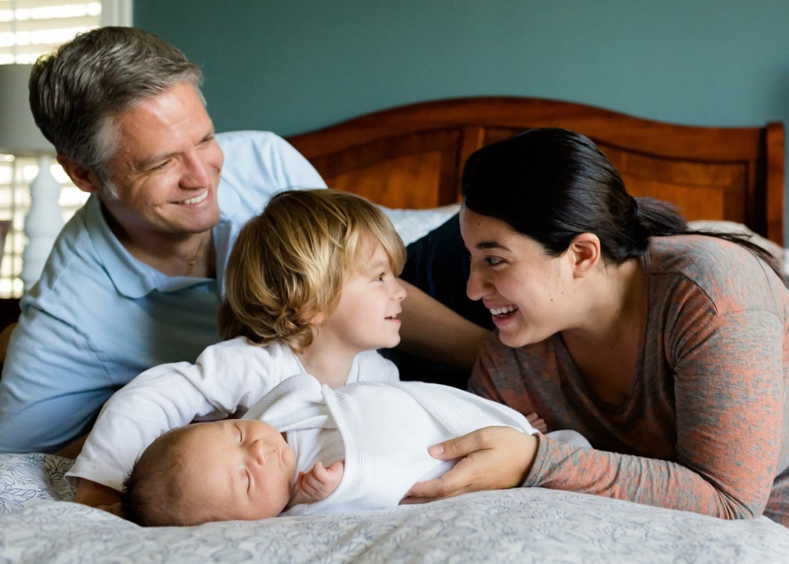 Traveling for the Holidays? Why Knotted Gowns Are Ideal for On-the-Go Newborn Parents! 1 Traveling for the Holidays? Why Knotted Gowns Are Ideal for On-the-Go Newborn Parents!
