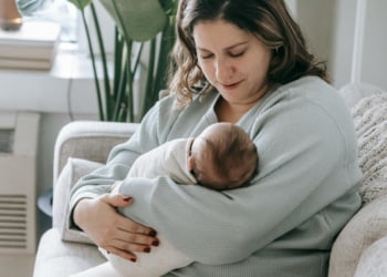 Baby Bonding: A Guide for the First 6 Months