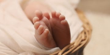 How Long Can a Baby Sleep in a Bassinet? 4 How Long Can a Baby Sleep in a Bassinet?