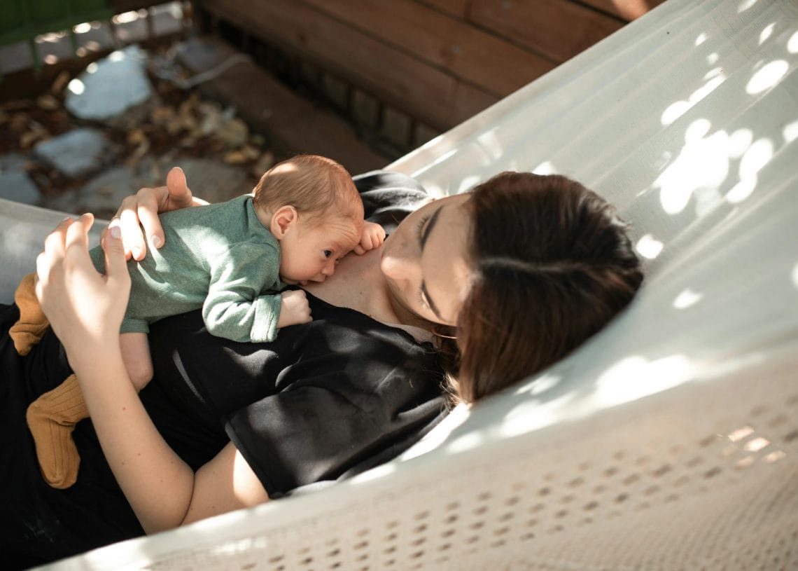 Skin-to-Skin and Breastfeeding: What Every New Mom Should Know