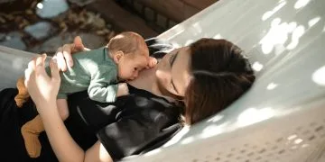 Skin-to-Skin and Breastfeeding: What Every New Mom Should Know